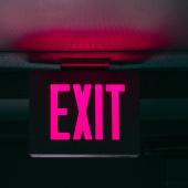 Pinkes Exit-Zeichen