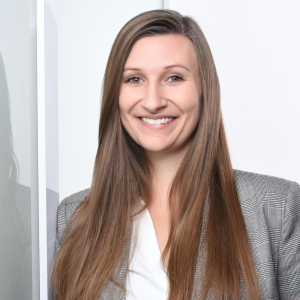 Profile picture for user Dr. Julia Iser-Potempa