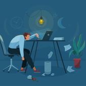 Illustration eines Mannes am Schreitisch vor seinem Laptop, der zusammengesackt und im Dunkeln zu arbeiten versucht