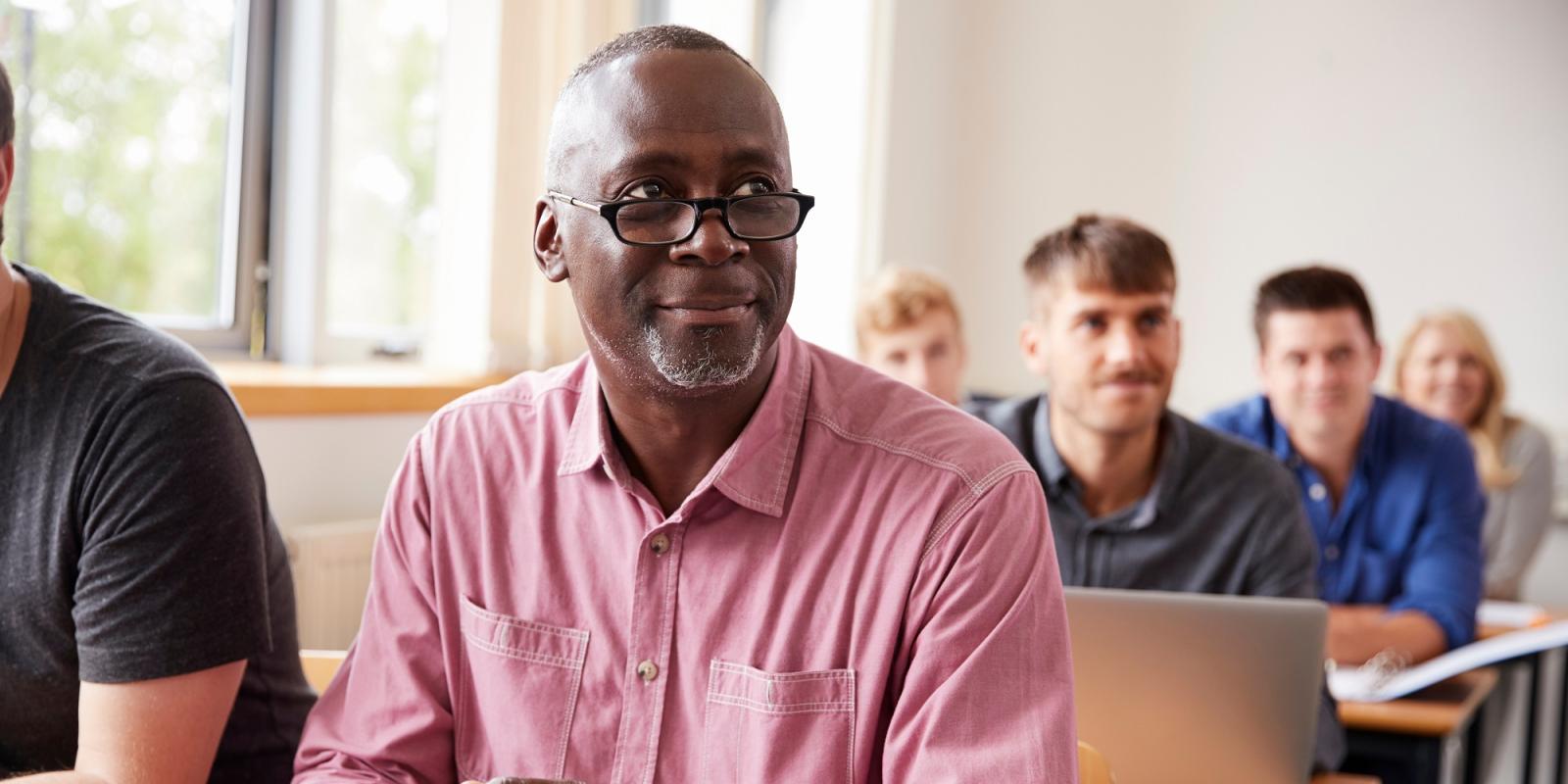 Mit Bildung binden: Durch Weiterbildung Fachkräfte gewinnen und halten