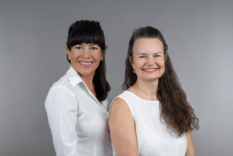 Porträtbild von Andrea Barrueto und Eveline Baumgartner Meier